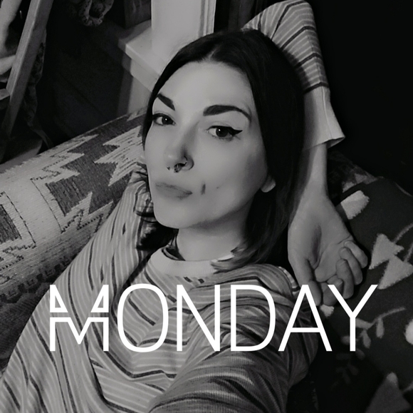 Meet your Posher, Amanda - Picture 1 of 1